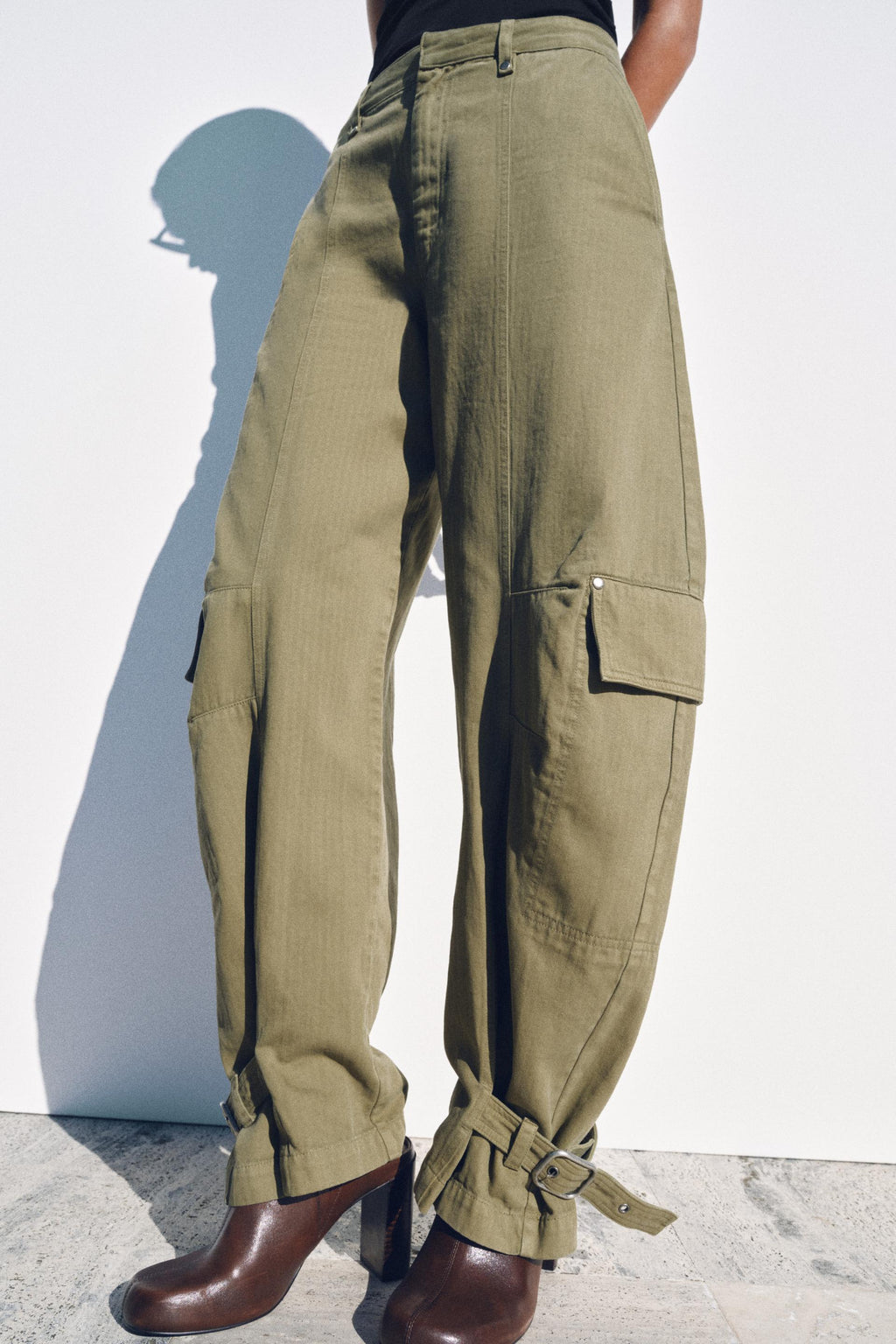ZARA light khaki barrel cargo trousers – front view