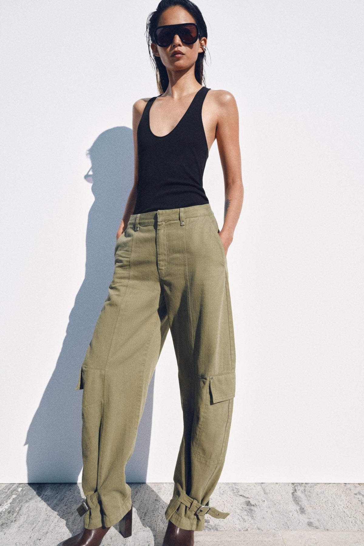 ZARA light khaki barrel cargo trousers – back view