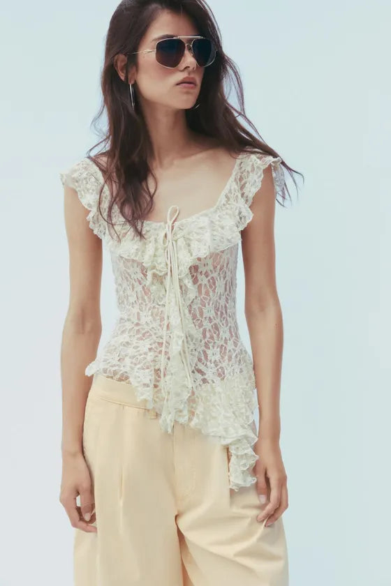 RUFFLED LACE TOP