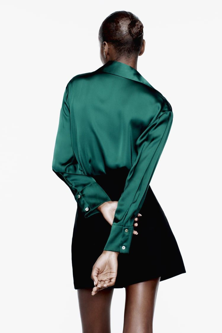 [B9] OVERSIZED SATIN SHIRT