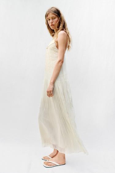 [D1] ROBE NUISETTE BRODÉE