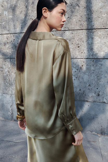 [B8] OVERSIZED SATIN SHIRT