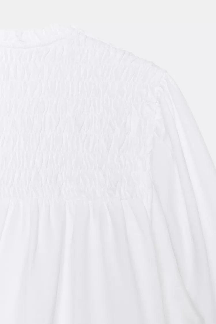 [B7] SMOCKED TOP