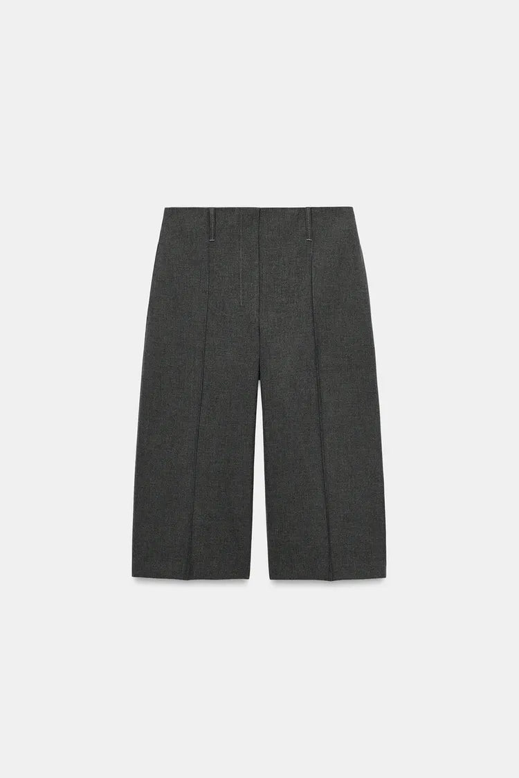 ZW COLLECTION STRAIGHT PLEATED BERMUDA SHORTS