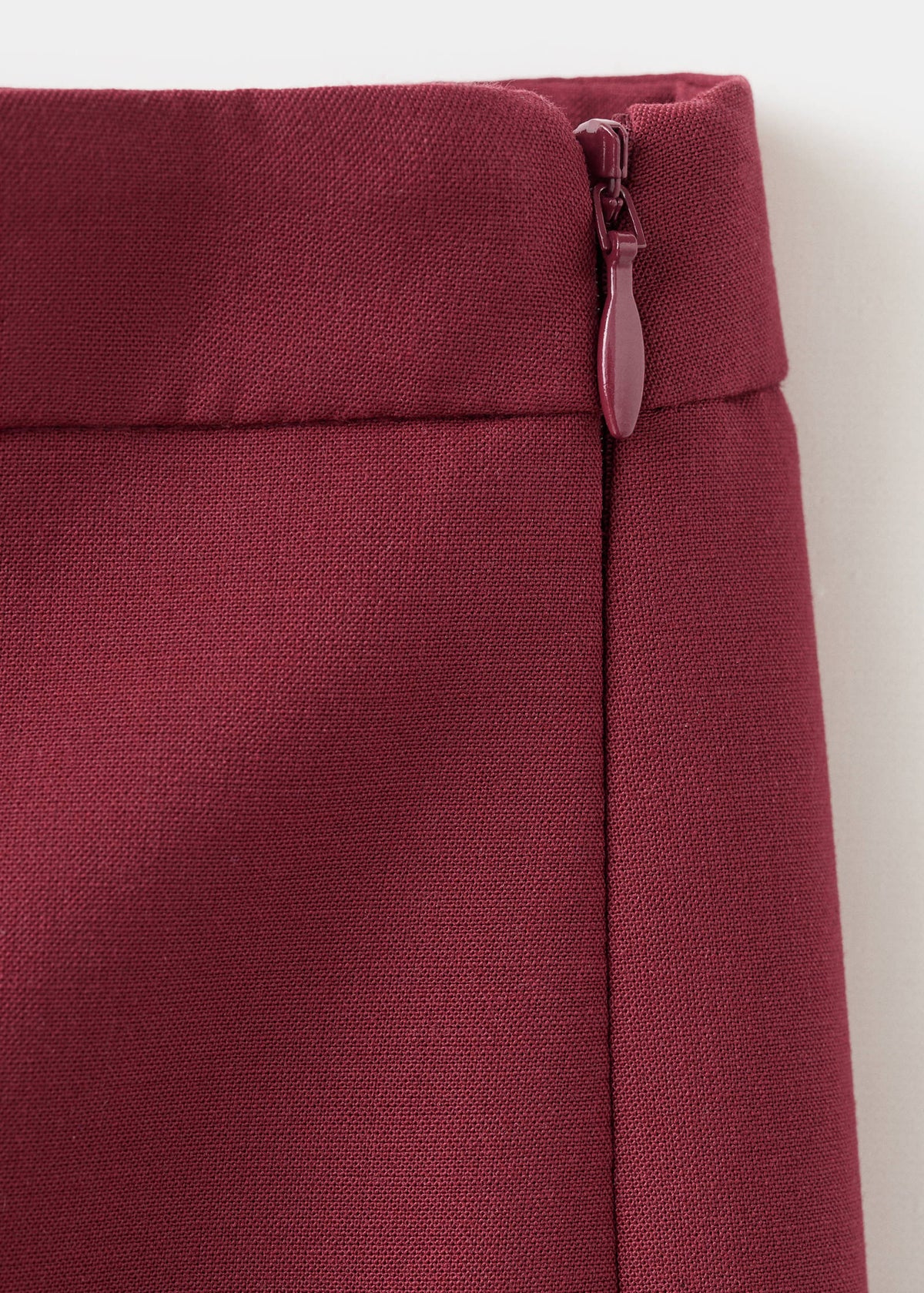 MANGO wide-leg suit trousers in wine – waist detail