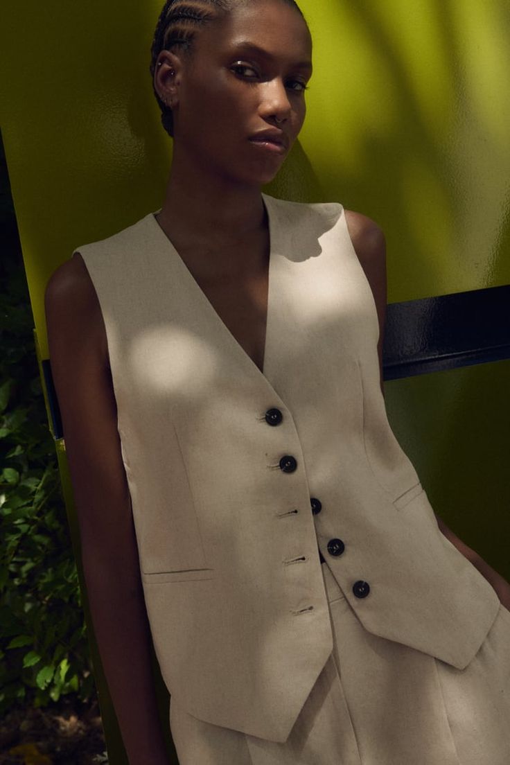 LINEN TAILORED WAISTCOAT
