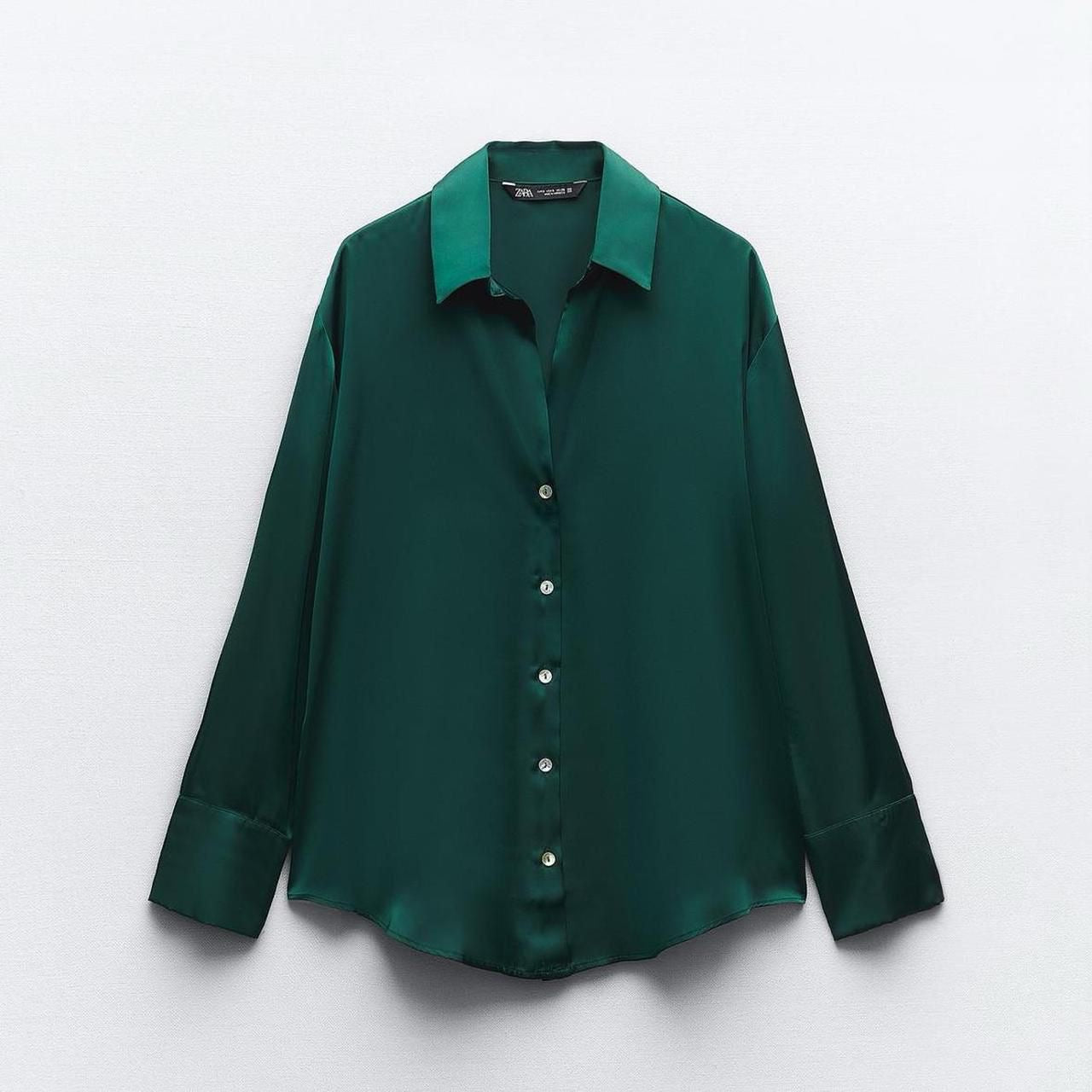 [B9] OVERSIZED SATIN SHIRT