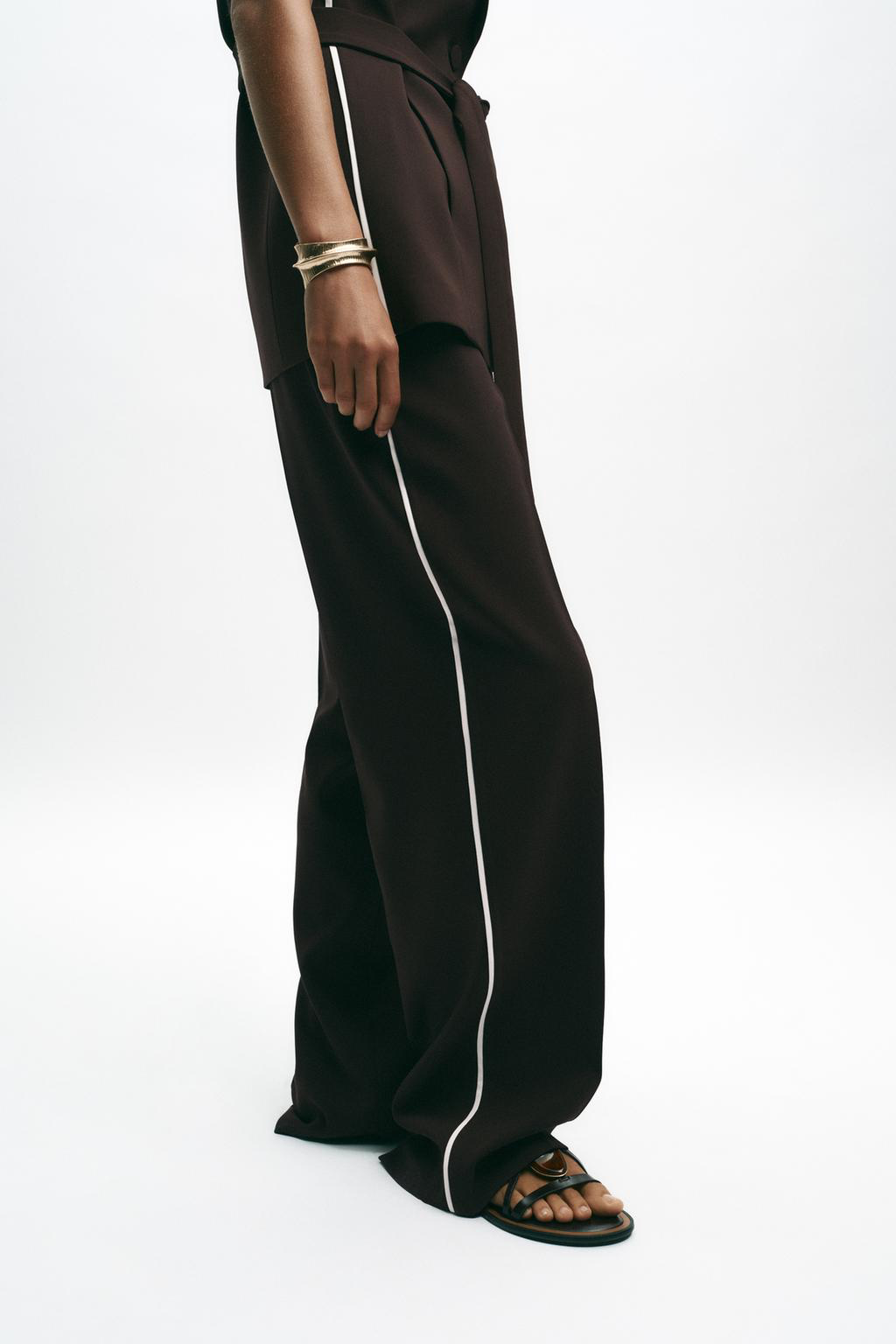 [A9] STRAIGHT-LEG TROUSERS