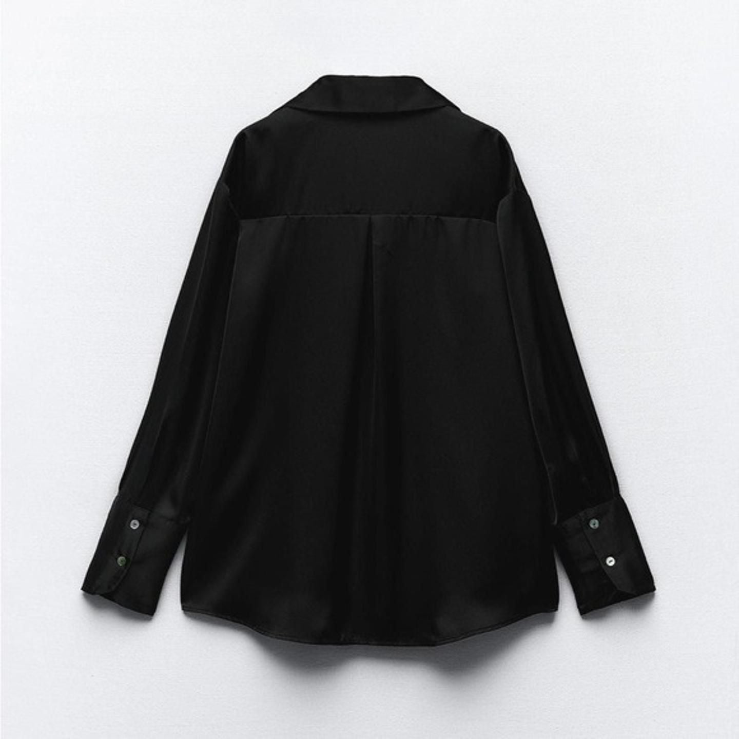 [B9] OVERSIZED SATIN SHIRT