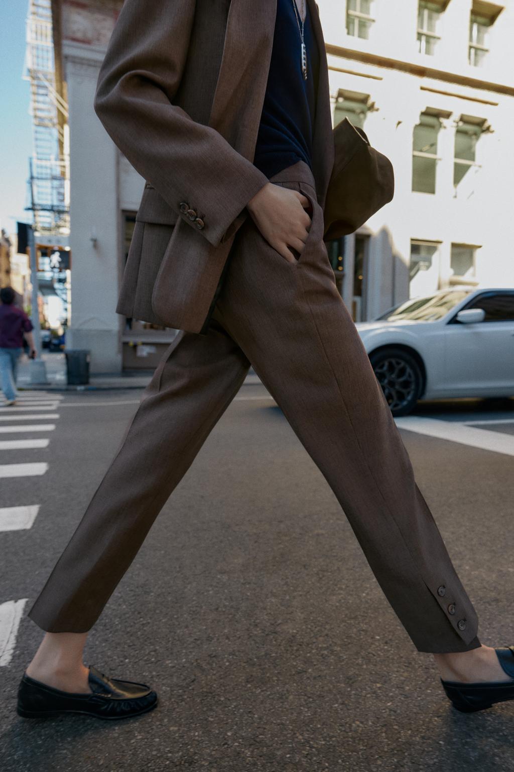 [X5] TROUSERS WITH BUTTON WAIST CLOSURE