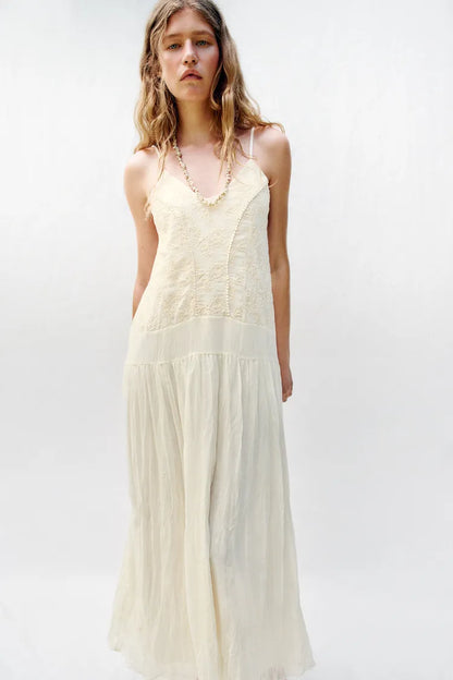 [D1] ROBE NUISETTE BRODÉE