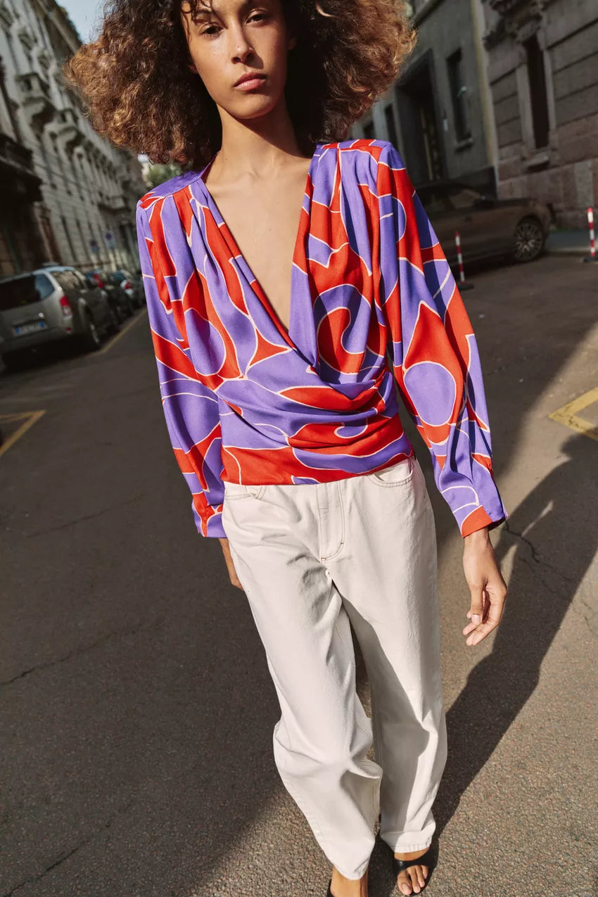 [A6] CHEMISE SATINÉE IMPRIMÉE AVEC ÉPAULETTES