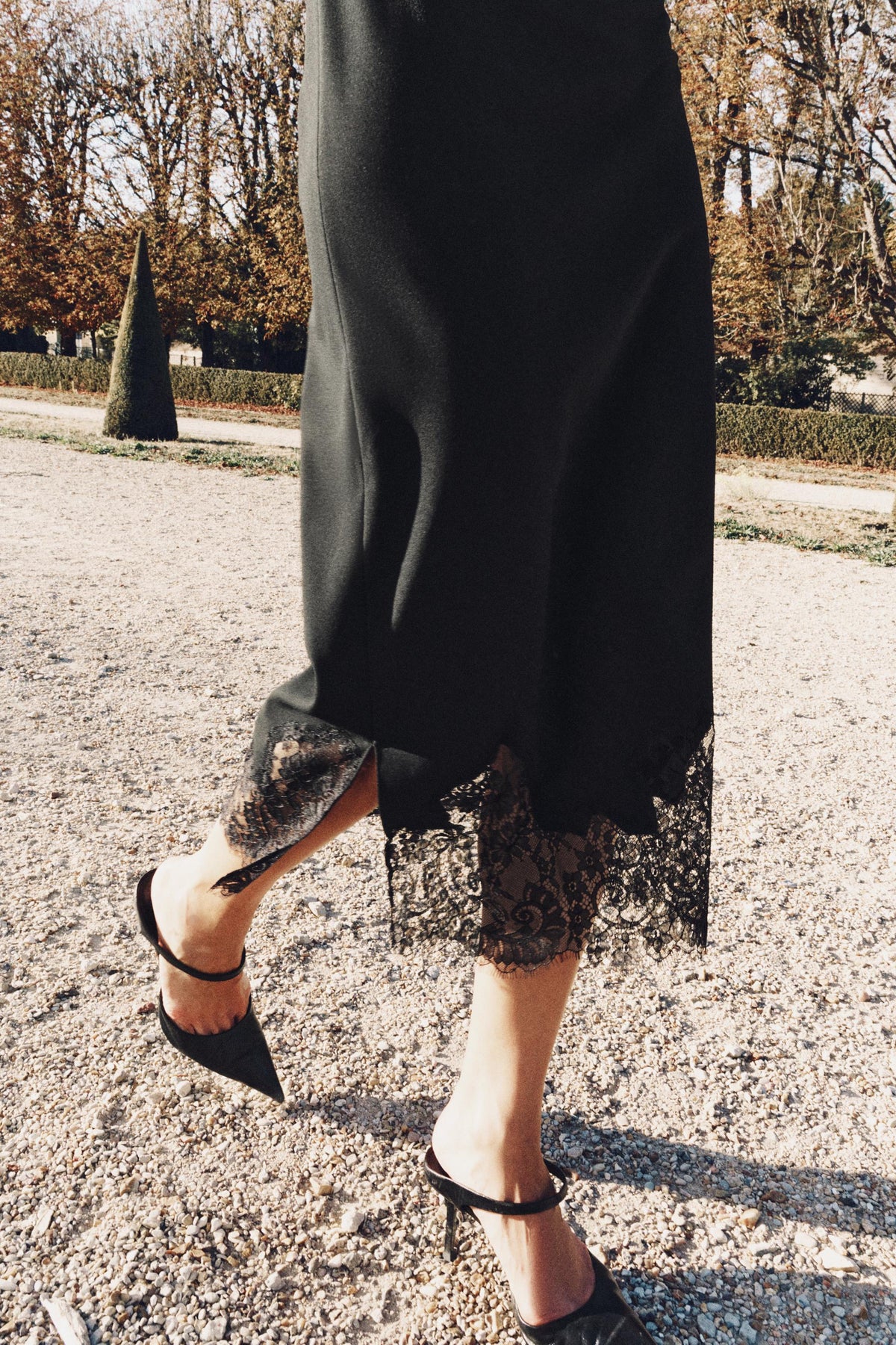 LACE TRIM MIDI SKIRT