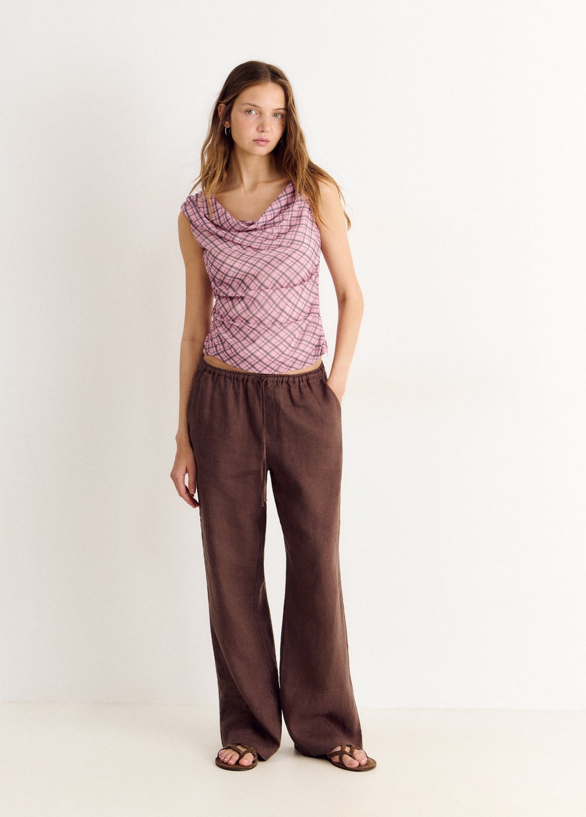 [C1] ASYMMETRICAL PLAID MESH TOP