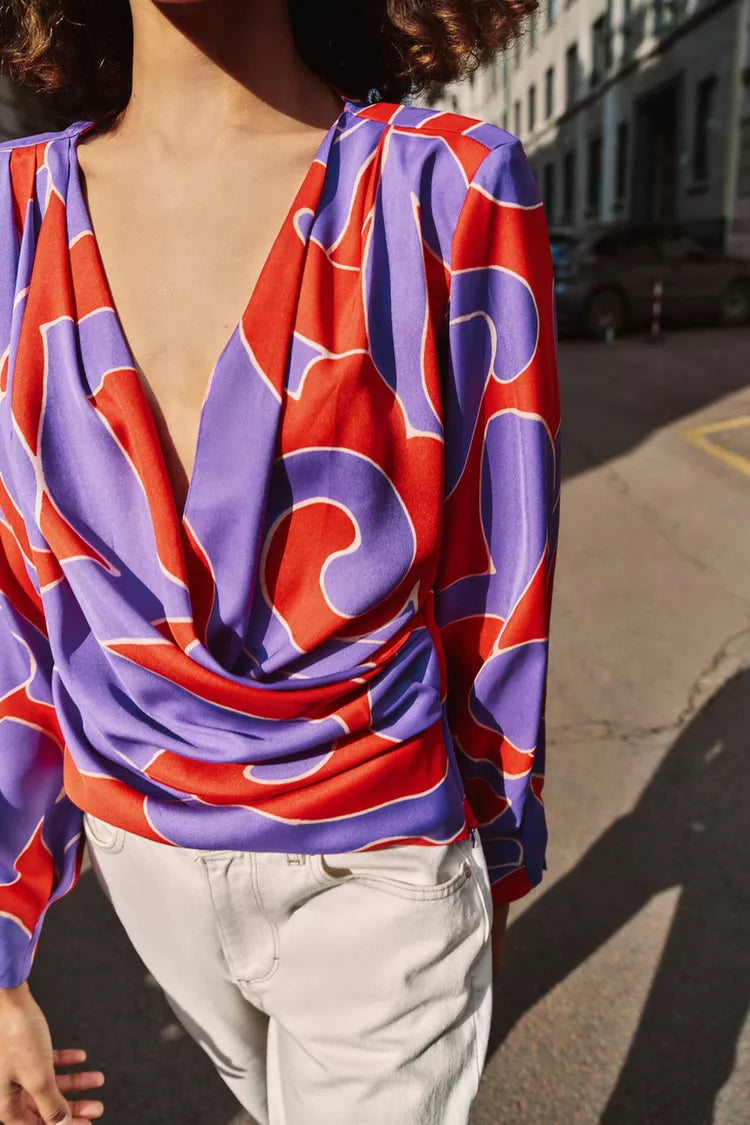 [A6] CHEMISE SATINÉE IMPRIMÉE AVEC ÉPAULETTES