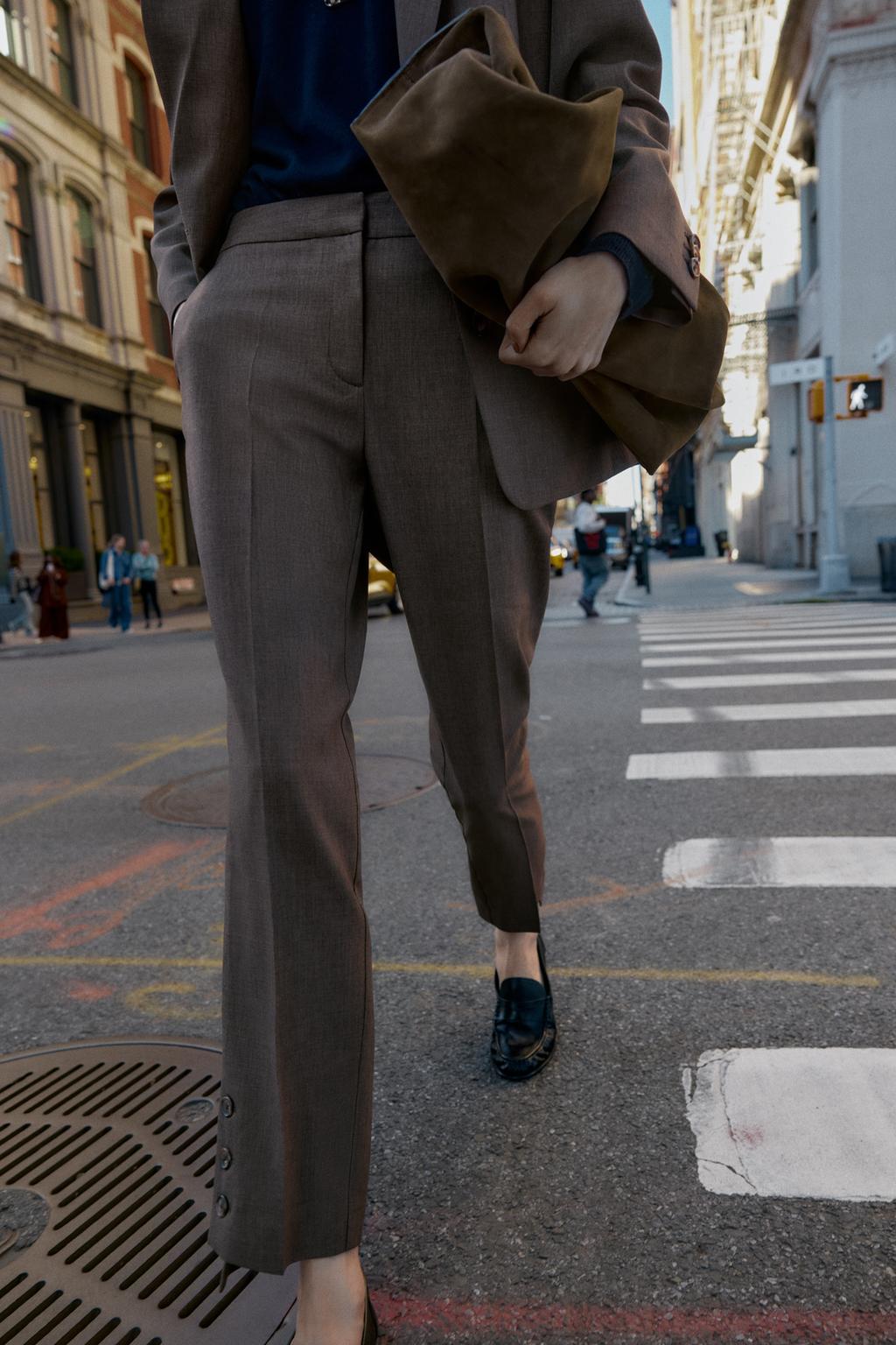 [X5] TROUSERS WITH BUTTON WAIST CLOSURE