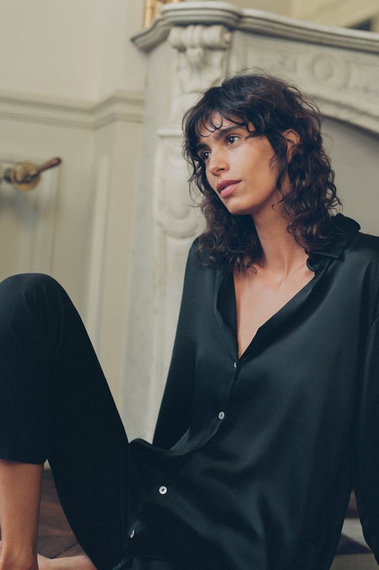 [B9] OVERSIZED SATIN SHIRT