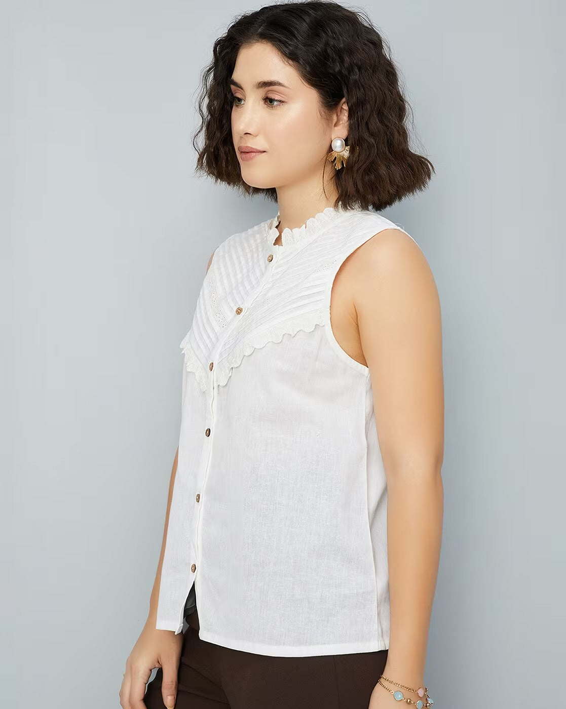 [X6] DELICATE LACE TRIM BLOUSE