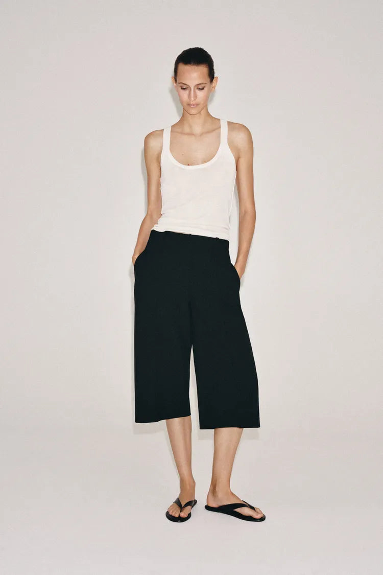 ZW COLLECTION STRAIGHT PLEATED BERMUDA SHORTS