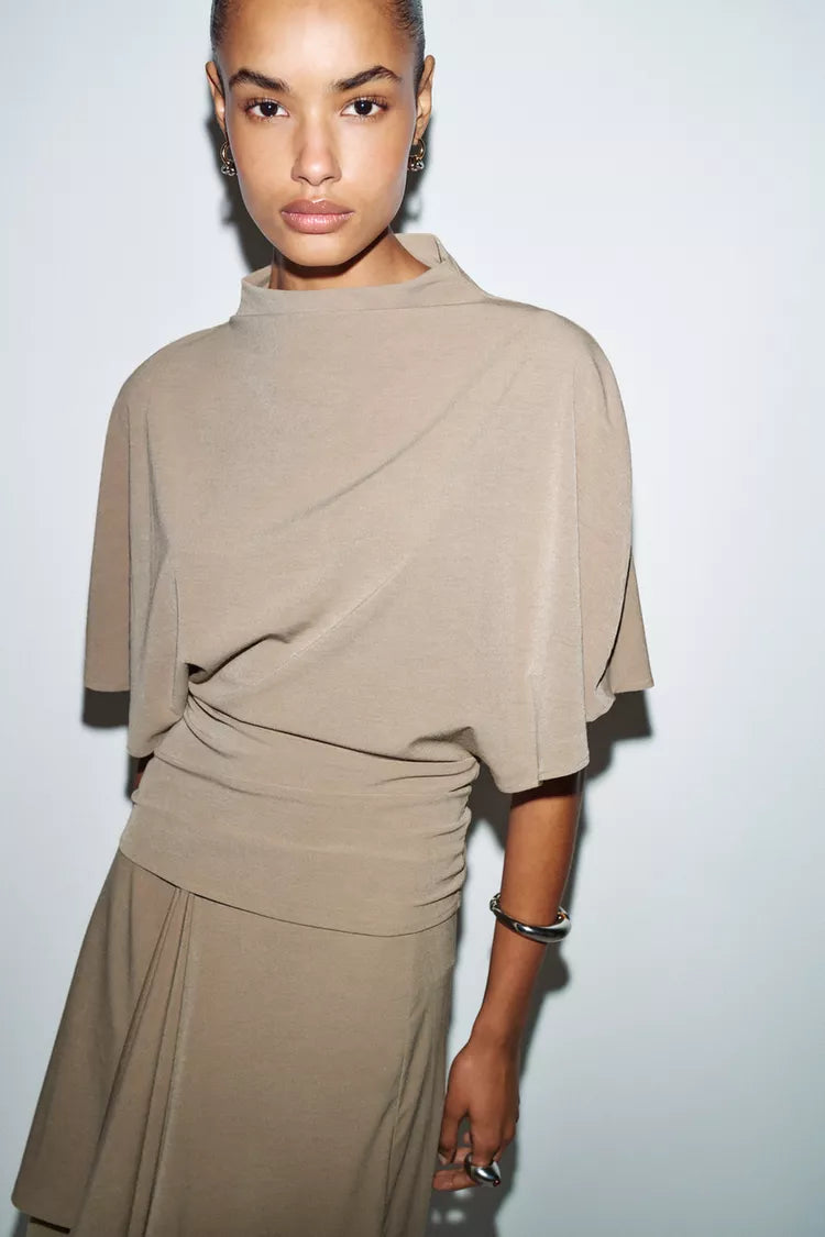 HIGH NECK TOP