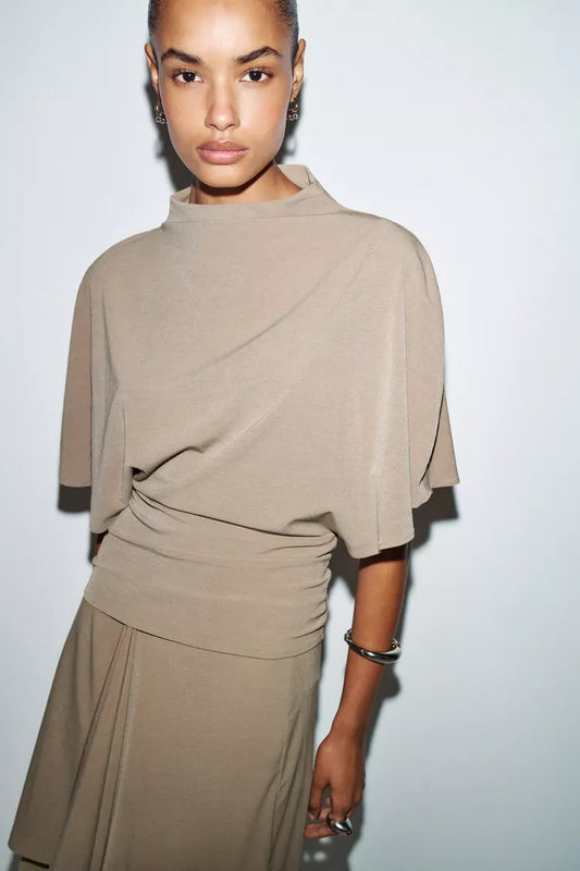 HIGH NECK TOP
