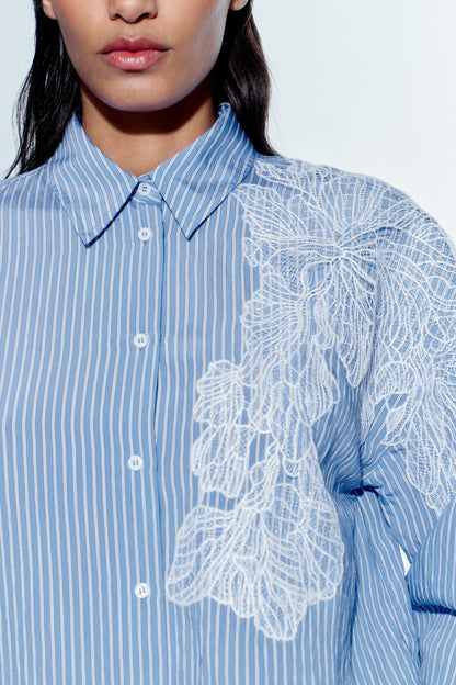 [A2] Striped shirt with floral embroidery