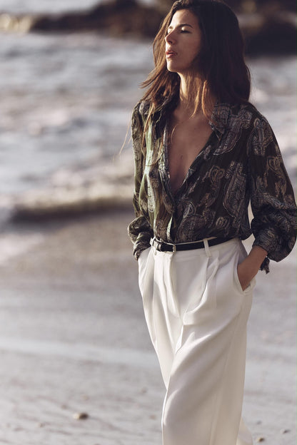 [A4] Patterned shirt features a metallic thread detail