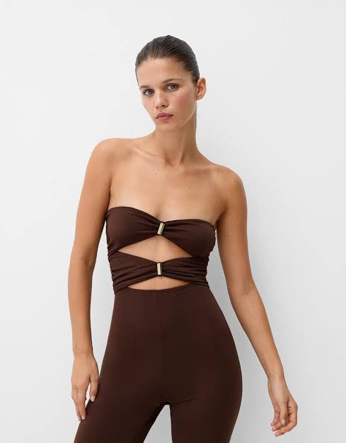 [X2] STRAPLESS JUMPSUIT FEATURING RHINESTONE HEART DETAILS CUT-OUTS