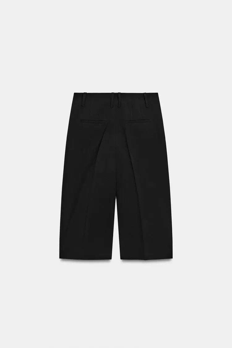 ZW COLLECTION STRAIGHT PLEATED BERMUDA SHORTS