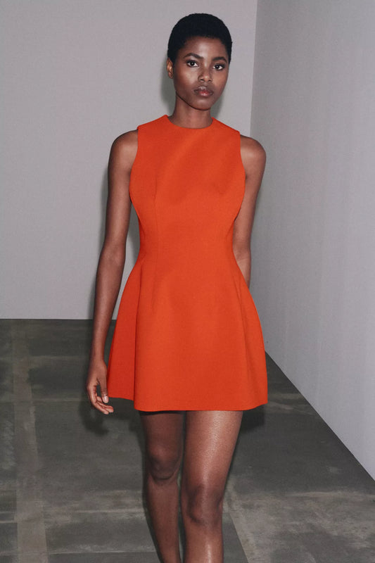 SHORT VOLUMINOUS DRESS