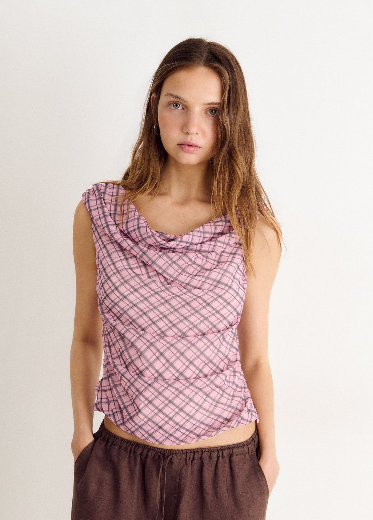 [C1] ASYMMETRICAL PLAID MESH TOP