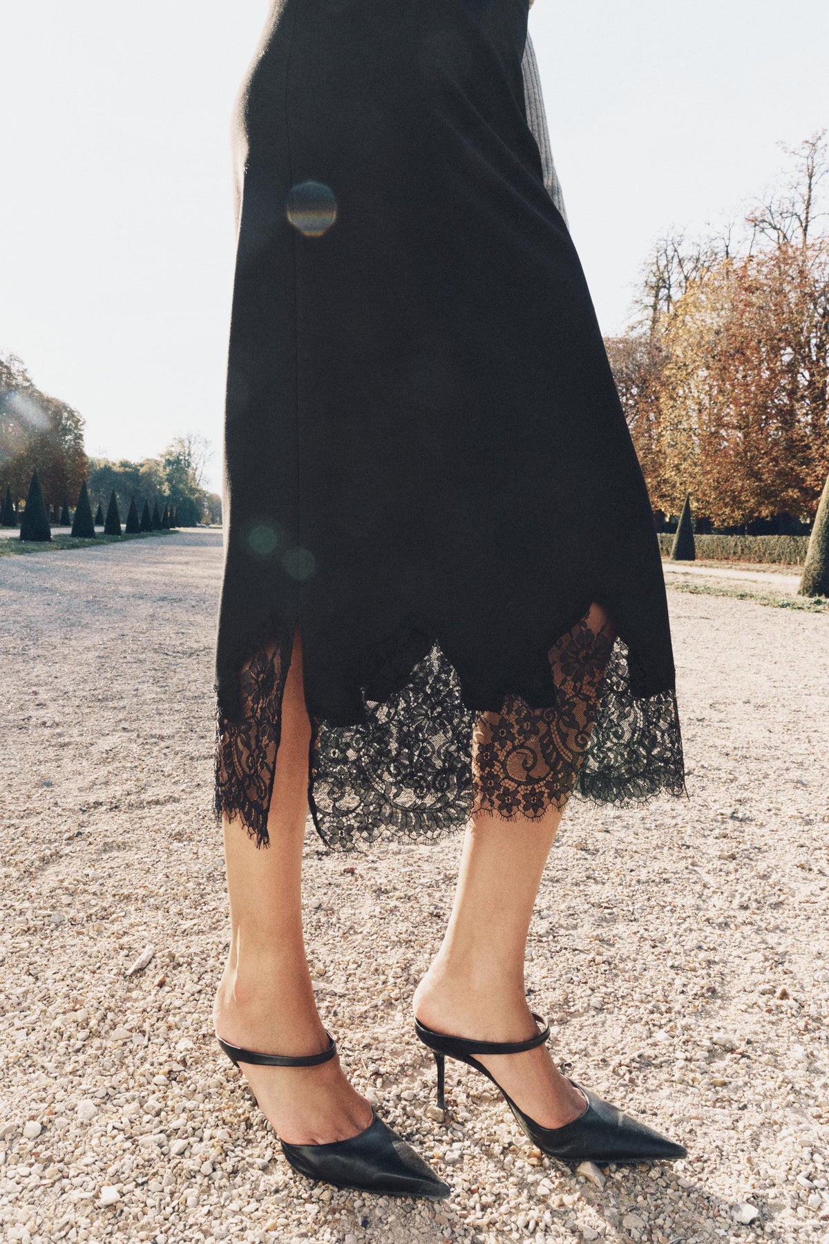 LACE TRIM MIDI SKIRT