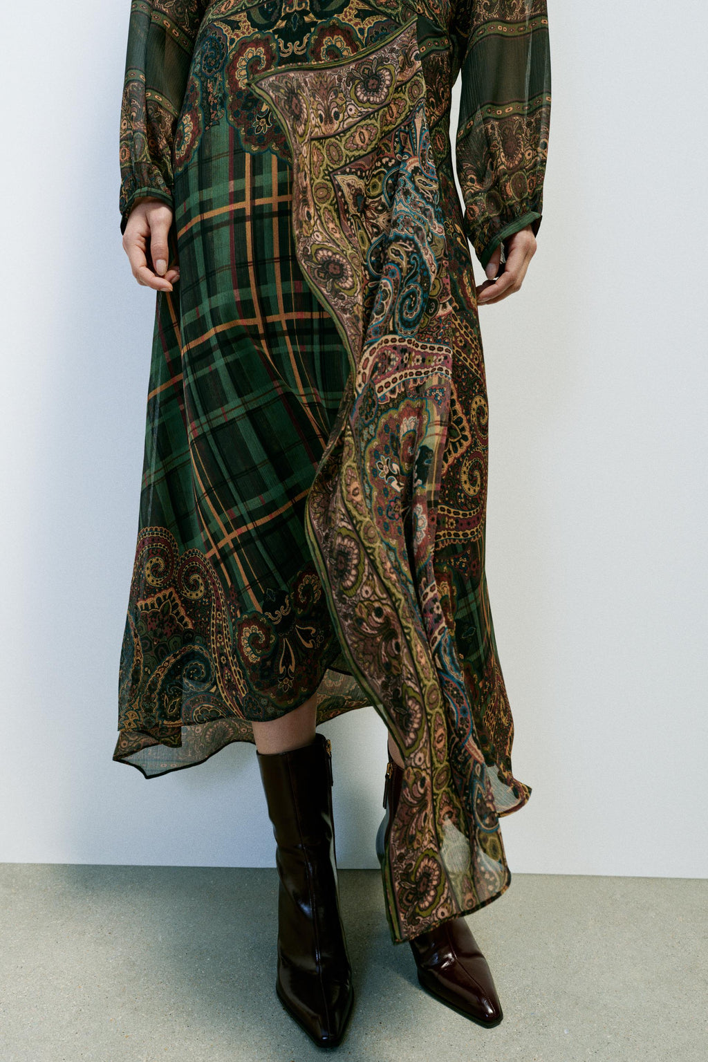 ASYMMETRIC PRINTED MIDI SKIRT