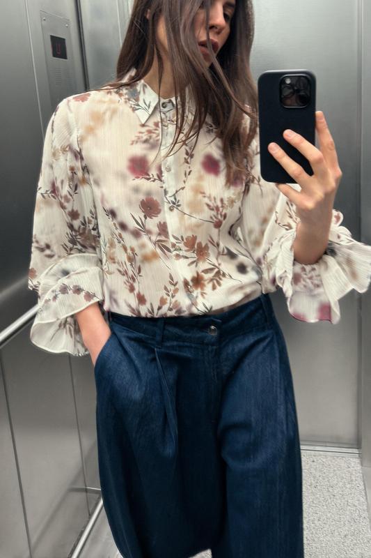 [A4] Floral Blouse