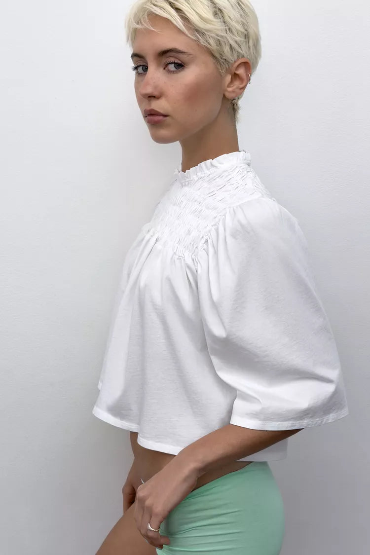 [B7] SMOCKED TOP