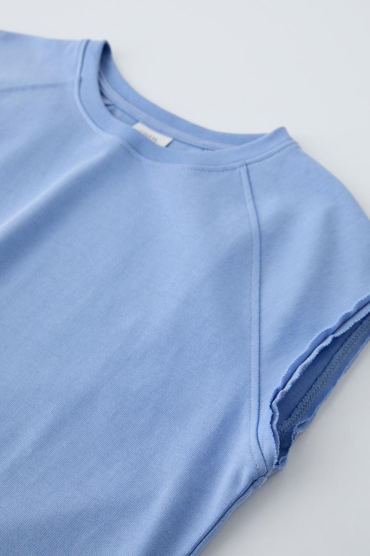 COTTON T-SHIRT WITH RAGLAN SLEEVES AND A CREW NECK