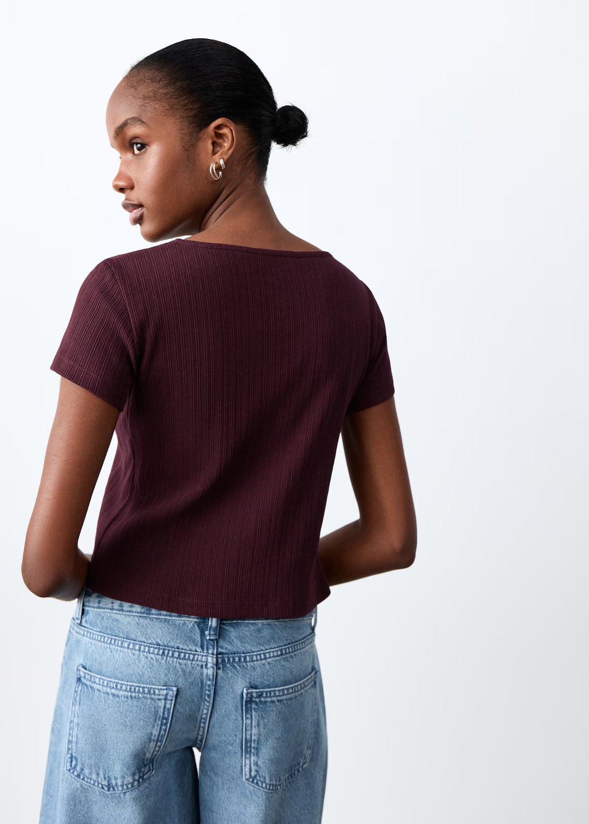 RIBBED T-SHIRT WITH BUTTON DETAILS