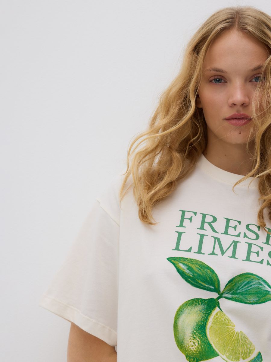 T-SHIRT WITH PRINT