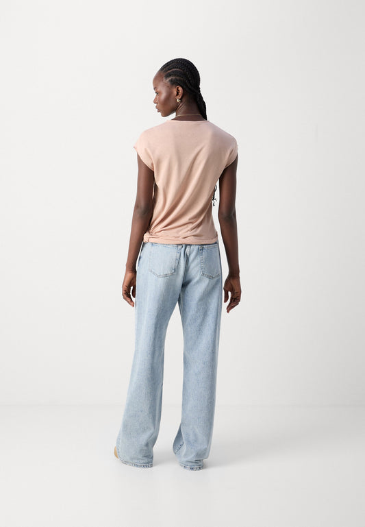 ANNA FIELD T-Shirt