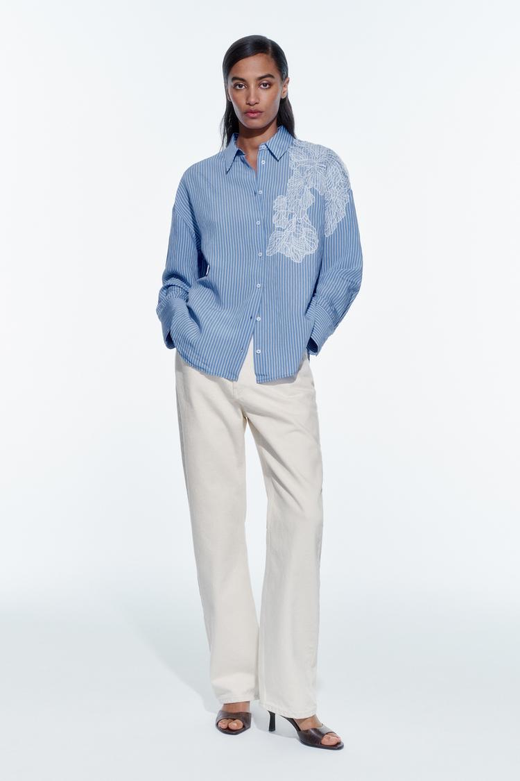 [A2] Striped shirt with floral embroidery