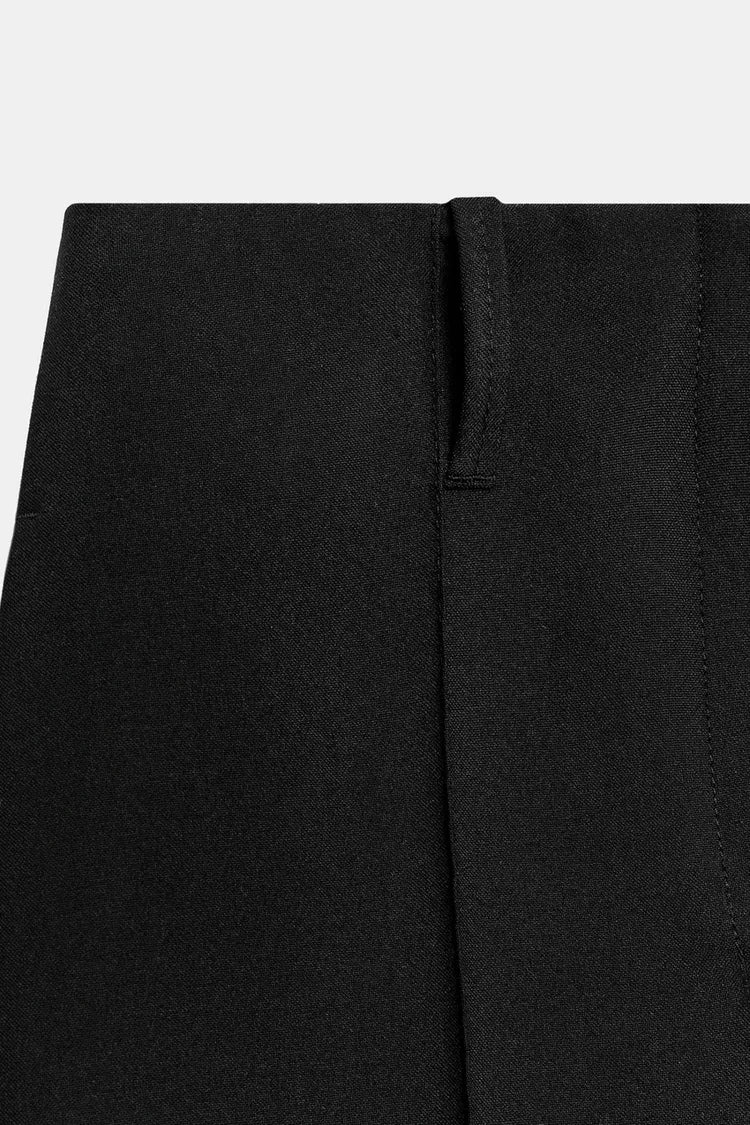 ZW COLLECTION STRAIGHT PLEATED BERMUDA SHORTS