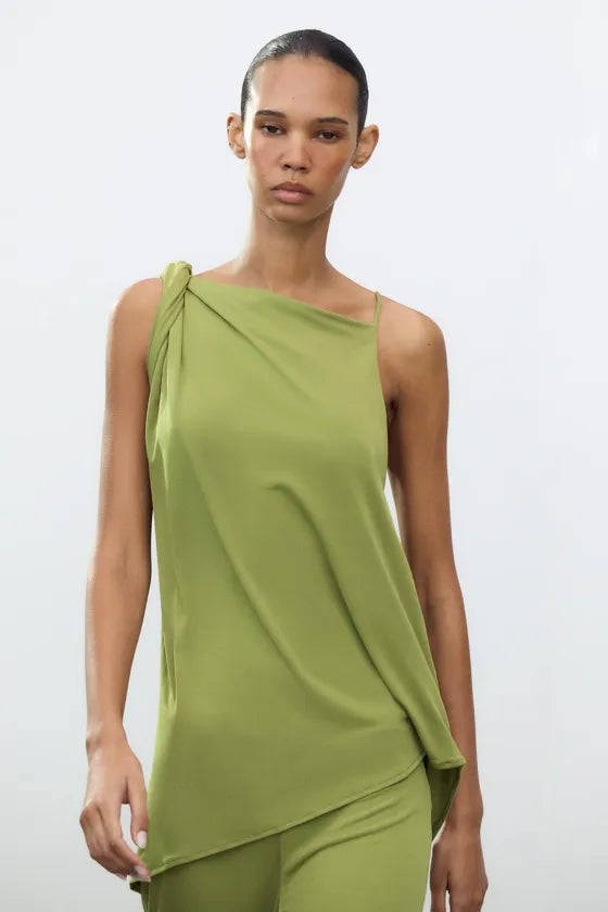[E4] SCULPTED DRAPE STATEMENT TOP