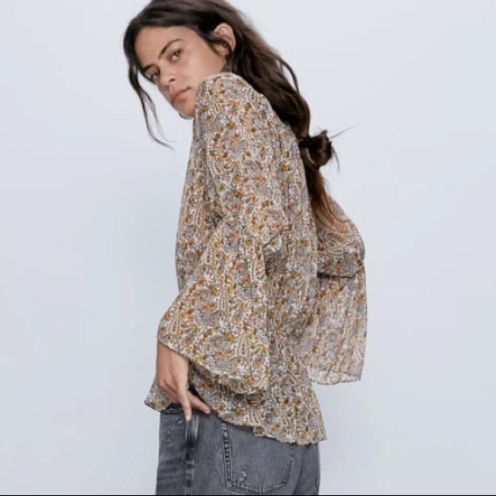 [A4] BLOUSE LONG SLEEVE FLORAL PASLEY