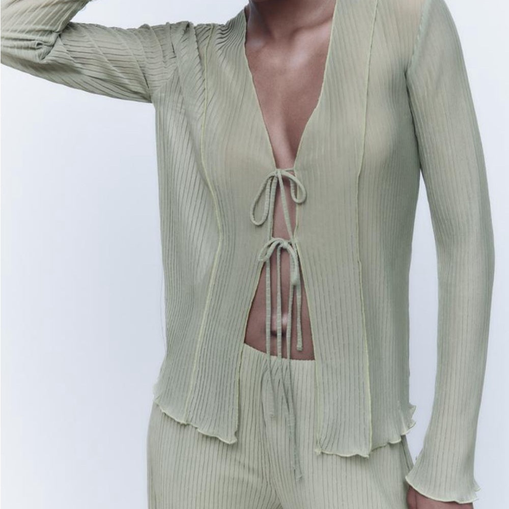[X2] [E5] KHAKI GREEN SHEER TIE FRONT PLEATED TOP