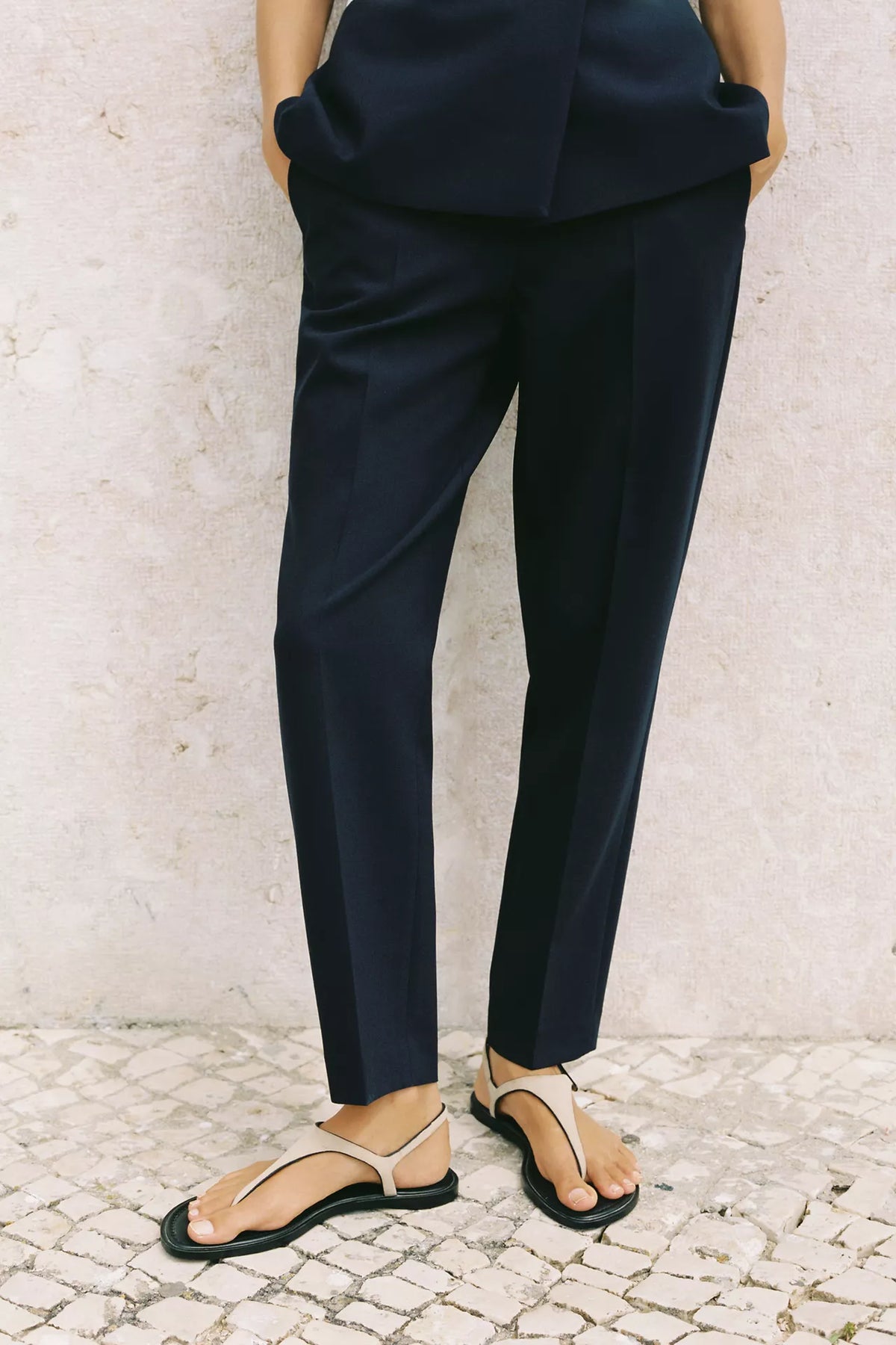 HIGH-WAIST SLIM TROUSERS