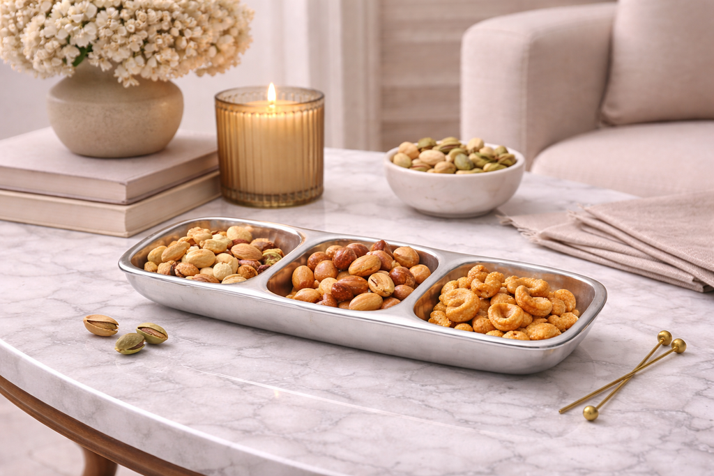 PLATEAU APÉRITIF 3 COMPARTIMENTS EN MÉTAL DORÉ – DESIGN ÉCAILLES | MAXIM WORLD