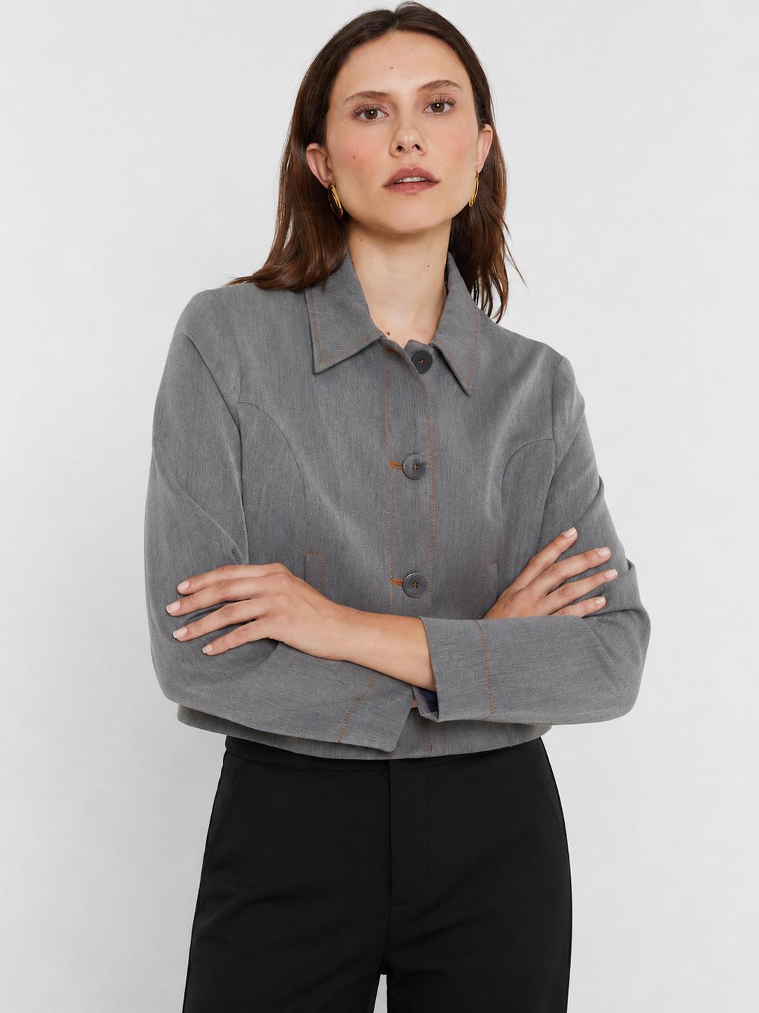 [E4] CROPPED JACKET WITH BUTTON CLOSURE