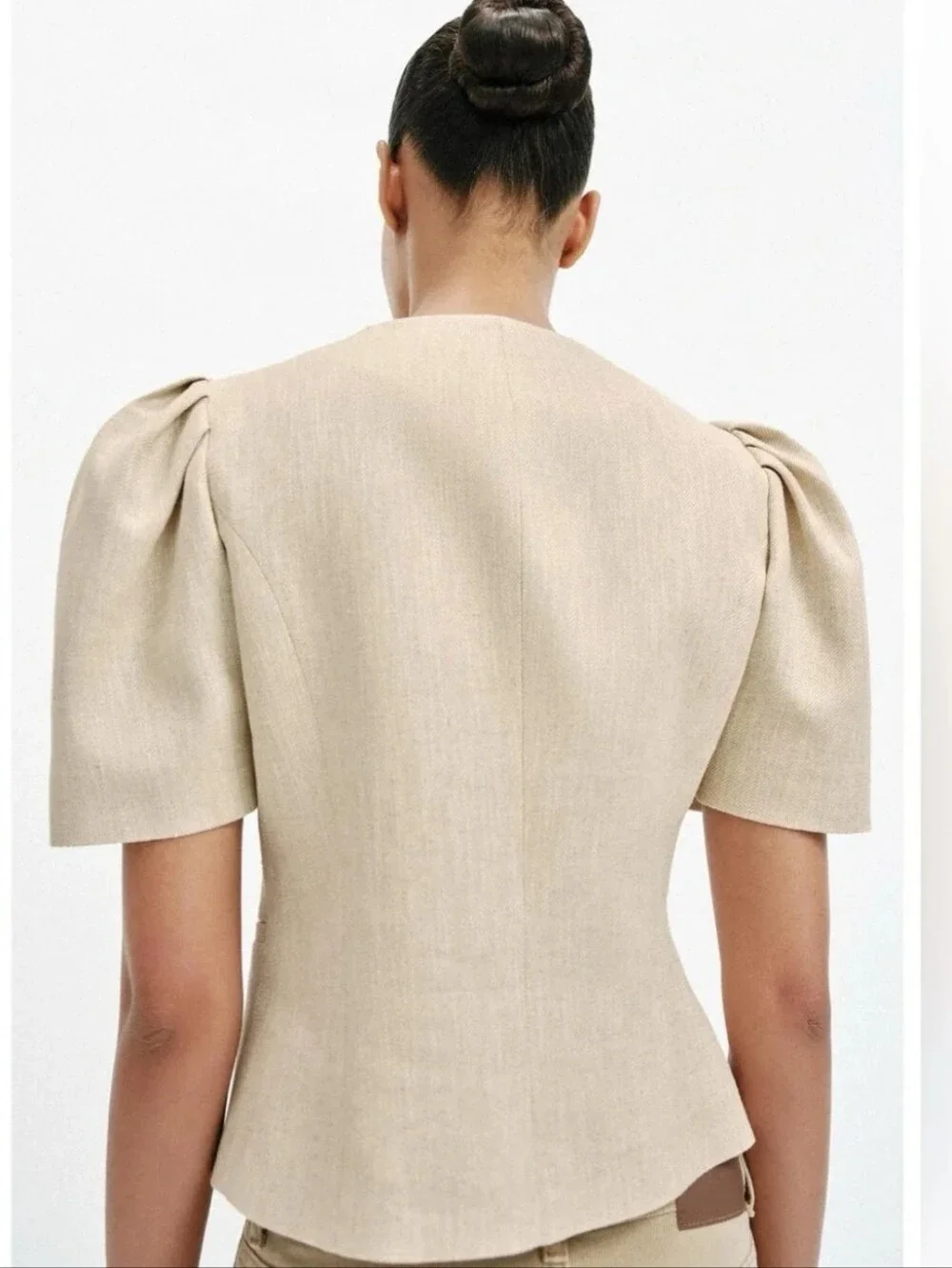 Veste Zara beige à manches bouffantes