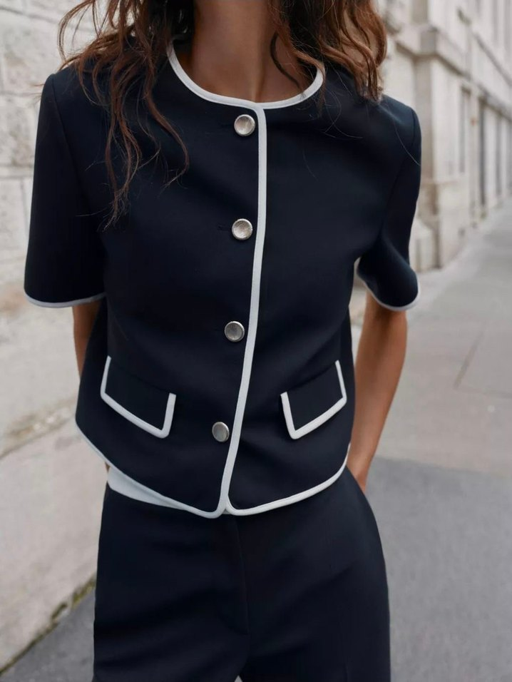 Blazer Zara à manches courtes et finitions contrastantes blanches