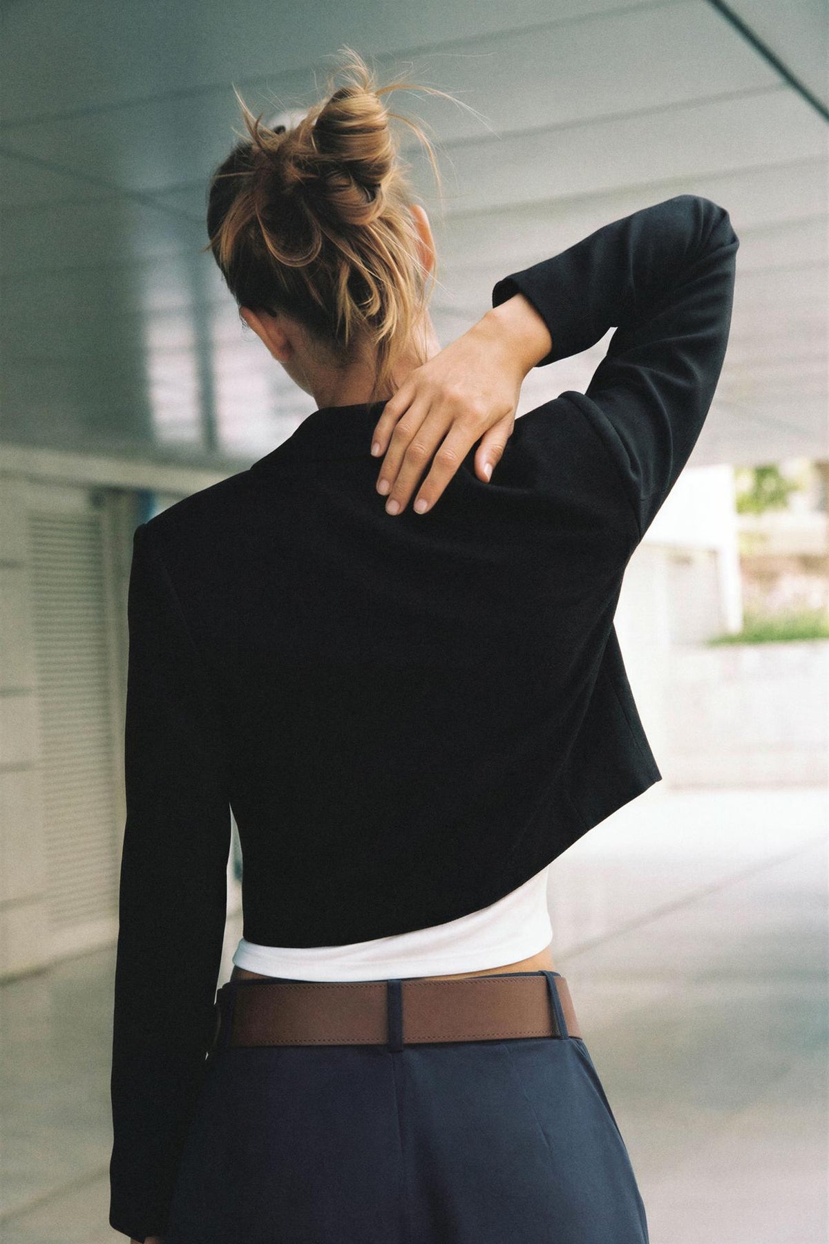 Veste courte Zara noire à épaulettes — vue supplémentaire